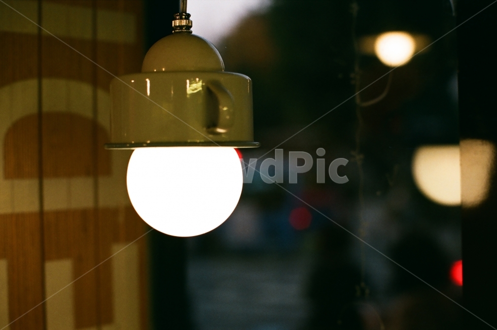 조명,따뜻함,카페,전구,겨울,MINOLTA,FILMPHOTOGRAPHY,CAFE,LIGHT,감성,sensible,feeling,인테리어,실내디자인,interior design