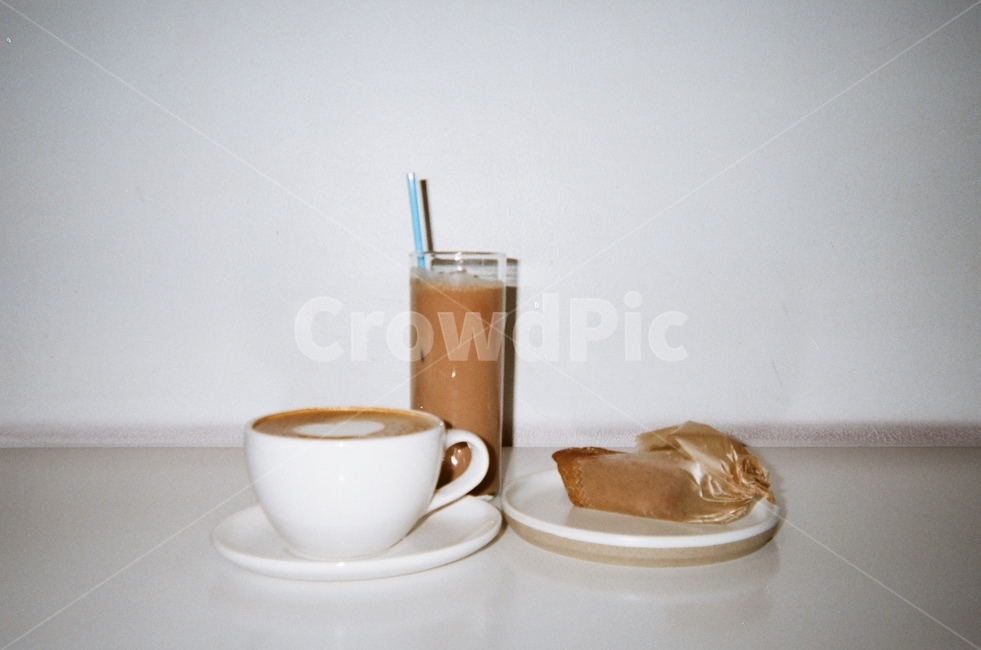 커피,라떼,아이스라떼,카페,빵,브런치,파란빨대,도쿄,도쿄카페,도쿄여행,블루보틀,음식,식재료,요리,food,cook,meal,dishes,food reserves,디저트,간식,후식,dessert,snack,커피,카페,coffee,cafe