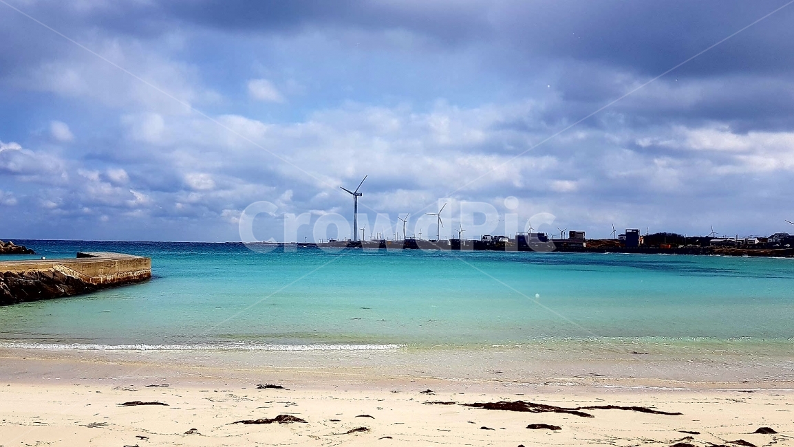바다,파도,하늘,구름,해변,백사장,제주도,월정리,풍차,자연,풍경,nature,landscape,한국자연풍경,한국자연경관,korea nature landscape,해변,바다,beach,sea,제주도,jeju,jeju island,machine,기계,motor,모터,engine,엔진