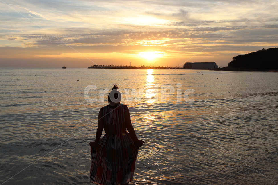 silhouette,실루엣,human,인간,person,사람,바닷가,여자,노을,여행,휴가,traveling,vacation,trip