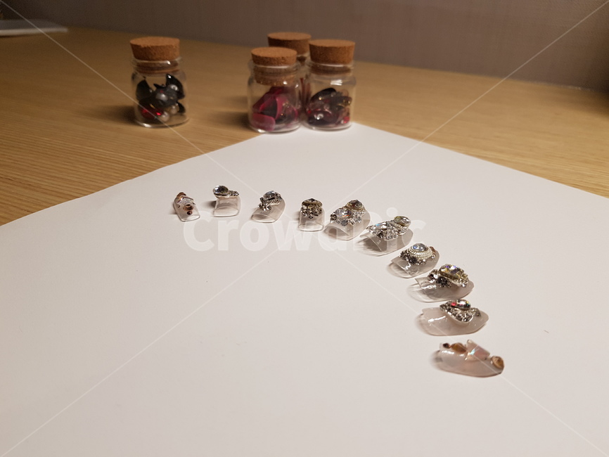네일,셀프네일,네일팁,웨딩네일,crystal,결정,실버