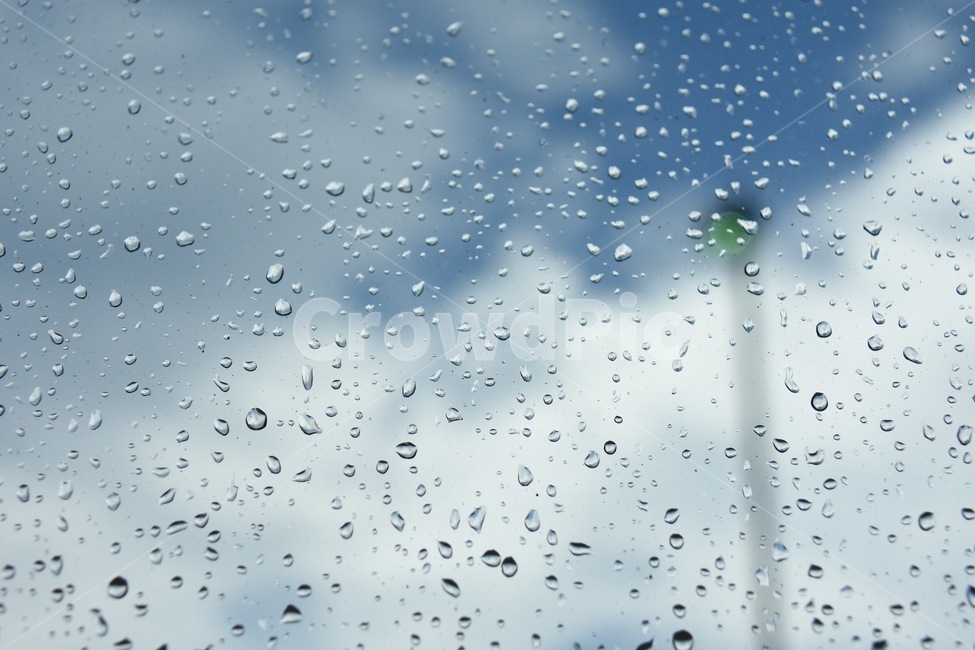 비오는날,rainy,물방울,창문,waterdrops,sky,blue,cloud,postlamp,가로등,하늘,구름,파랑,감성,비