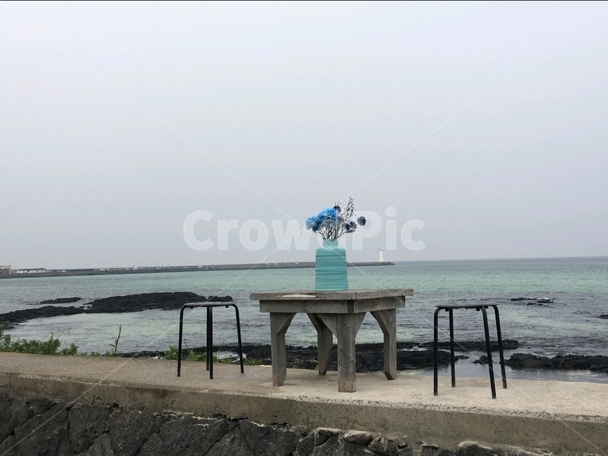 바다,하늘,풍경,테이블,꽃병,제주도,jeju,jeju island,사물,물건,오브젝트,thing,object,matter