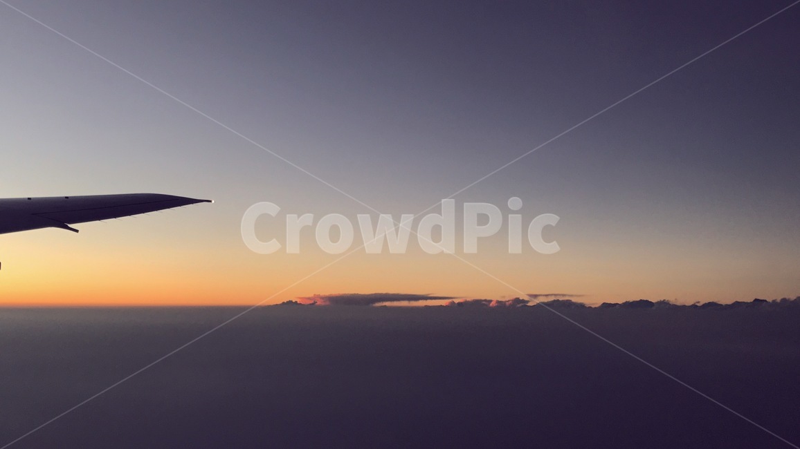 비행기,풍경,하늘,구름,노을,비행기속,비행기날개,airplane,sky,sunset,항공기,view,airplaneview,교통,교통수단,traffic,transportation