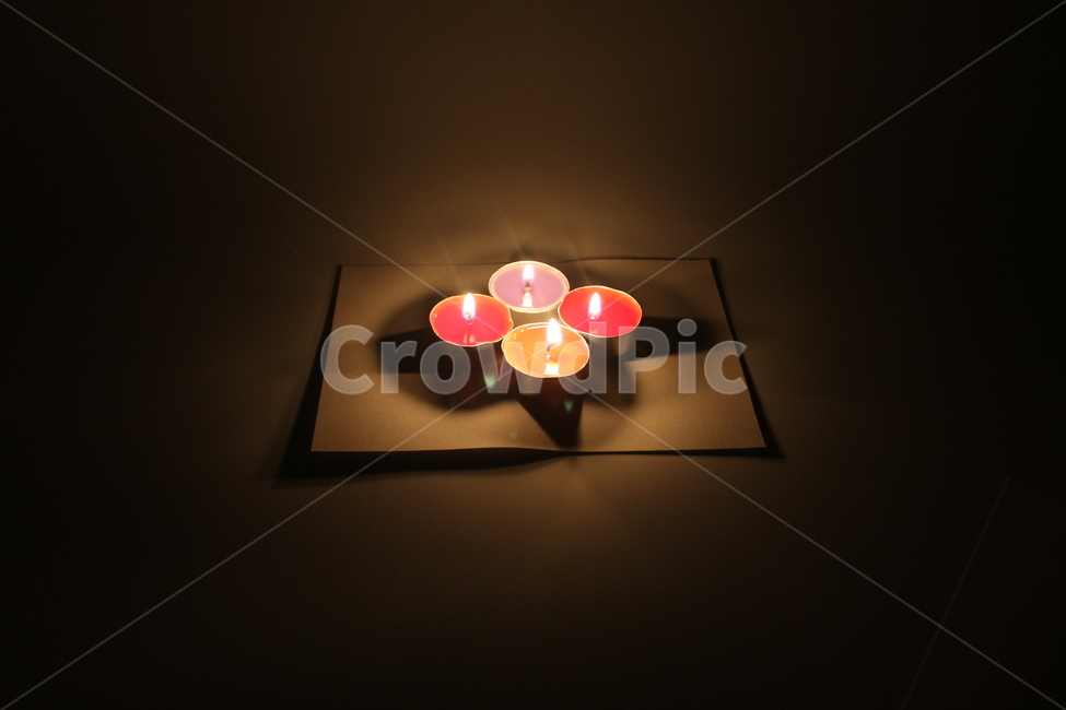 양초,캔들,빛,그림자,밝음,어두움,fire,불,초,사물,물건,오브젝트,thing,object,matter