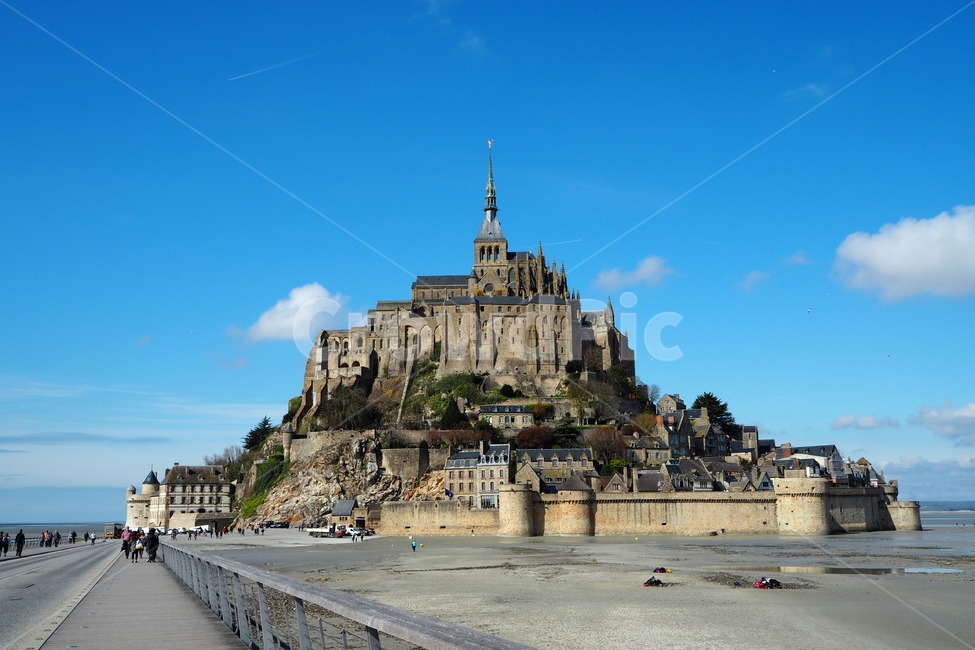 프랑스,몽생미셸,몽생미생,몽생미셀,맑은날,파리근교,파리,랜드마크,landmark,tourist attraction,해외,외국,세계,foreign,oversea,world,세계랜드마크,해외랜드마크,외국랜드마크,world landmark,world tourist attraction,architecture,건축물,building,건물,castle,성