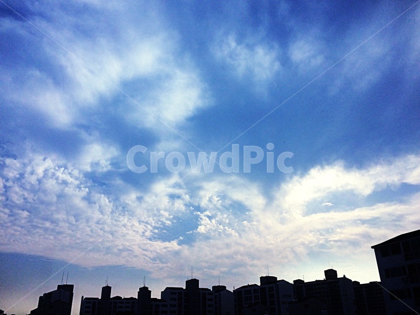 하늘,구름,파란색,파란하늘,도시,도시하늘,sky,bluesky,clouds,citysky