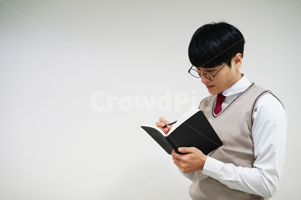 수능,교육,학생,교복,시험,강의,수업,고등학생,고3,남고생,남자고등학생,남고,수능시험,기말고사,중간고사,모의고사,exam,quiz,test,학업,공부,남자,남학생,사람,인물,인간,human,person,얼굴표정,facialexpression,face,남성,man,male,학교,education,learning,study,schoo,사람,인물,인간,human,person,남성,남자,man,male,교육,학교,공부,education,learning,study,school