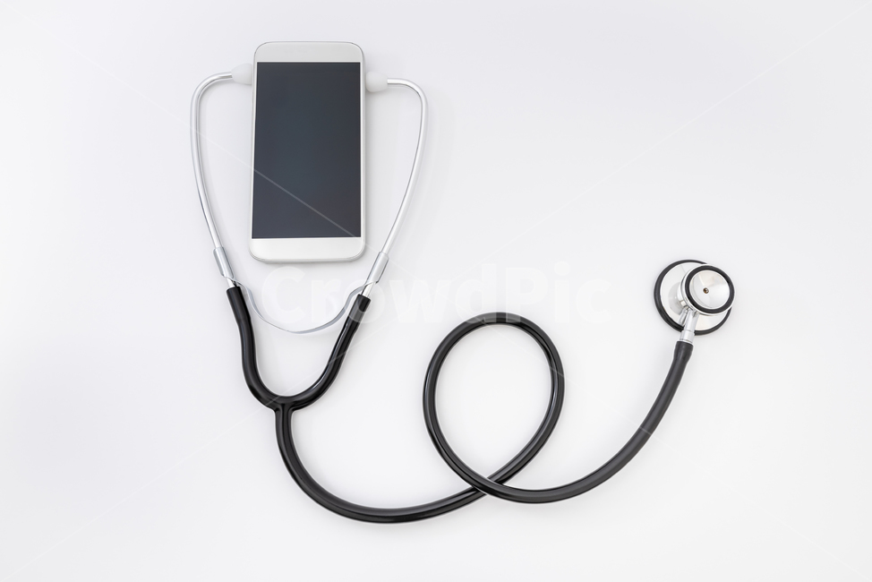 medical,smartphone,stetoscope,information technology,heartbeat,sickness,remote,white,diagnostic,tech,equipment,diagnosis,it,tool,heart,exam,phone,phonendoscope,device,object,care,isolated,instrument,smart,healthcare,Telemedicine,modern,heart disease,exami