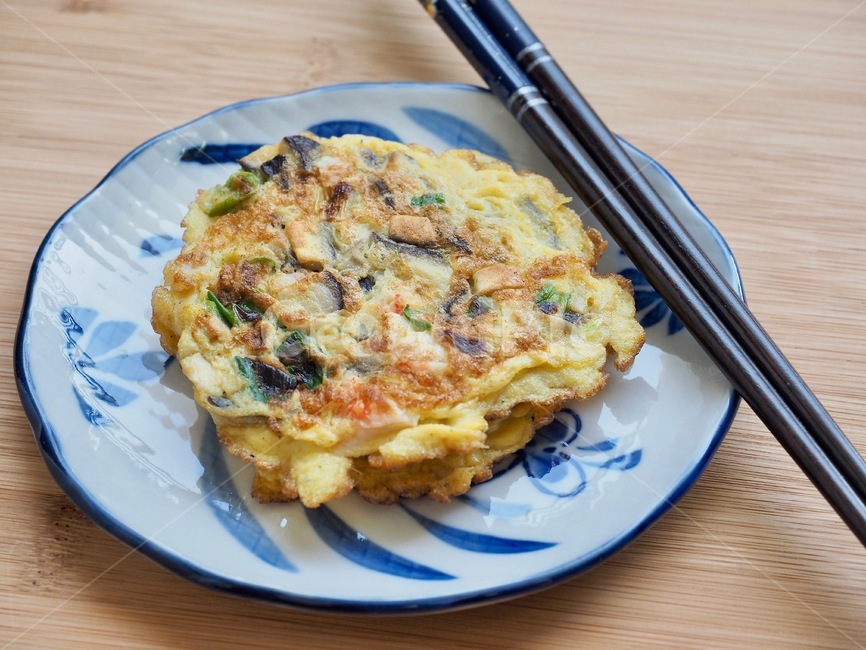 동그랑땡,부침개,계란부침개,지짐이,부침,한국음식,식품,한식,한국문화,음식,한국,배경,음식문화,웰빙,문화,아시아,아시아음식,접시,전통,설날,추석,젓가락,추석음식,설날음식,명절,명절음식,음식,식재료,요리,food,cook,meal,dishes,food reserves,한식,한국음식,한국요리,korean food,korean dishes,korean meal,korean cook