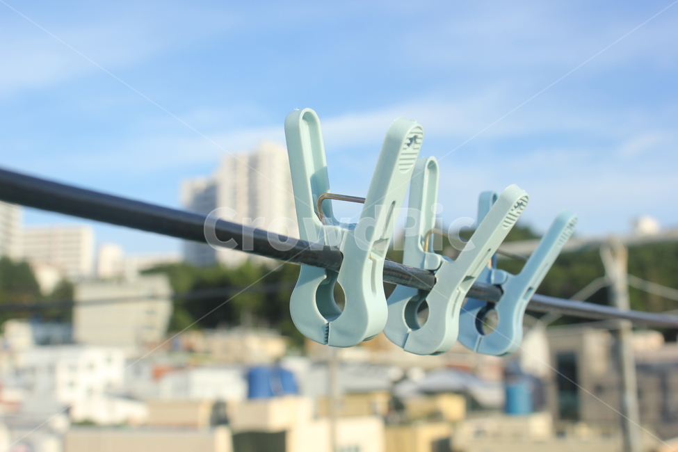 빨래집게,clothspin,토끼모양,rabbitshape,파란색,blue,포근함,line,하늘,sky,group,빨랫줄