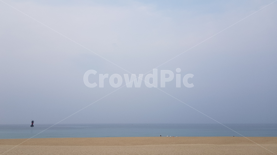 바다,안개,흐림,등대,모래사장