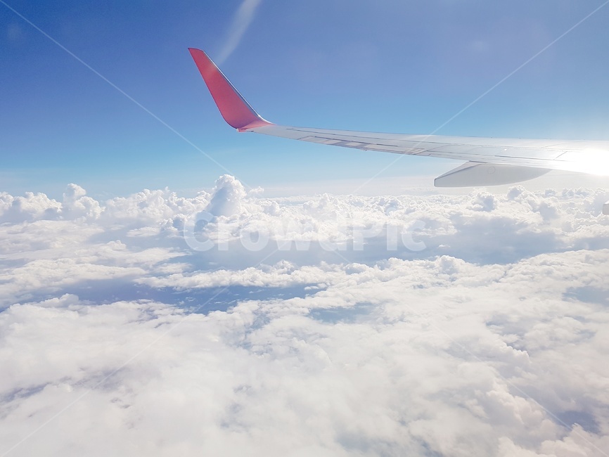 구름,비행기,구름위,cloud,airplain,구름위에서,비행기에서,여행,해외여행,국내여행,항공,trip,햇빛,뭉게뭉게,교통,교통수단,traffic,transportation