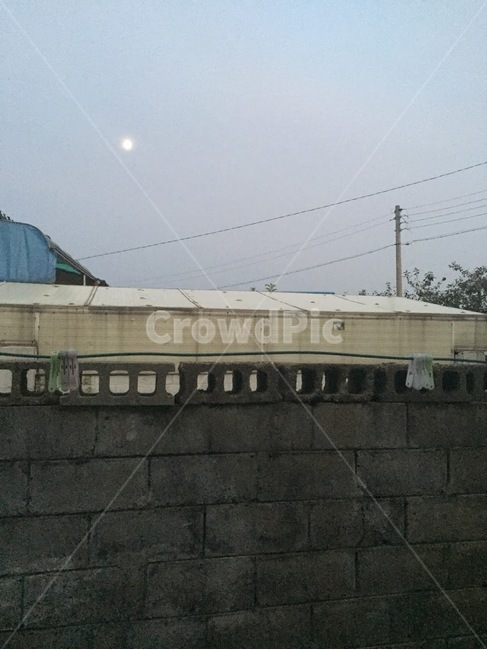 달,옛날집,담장,할머니집,벽돌,시골