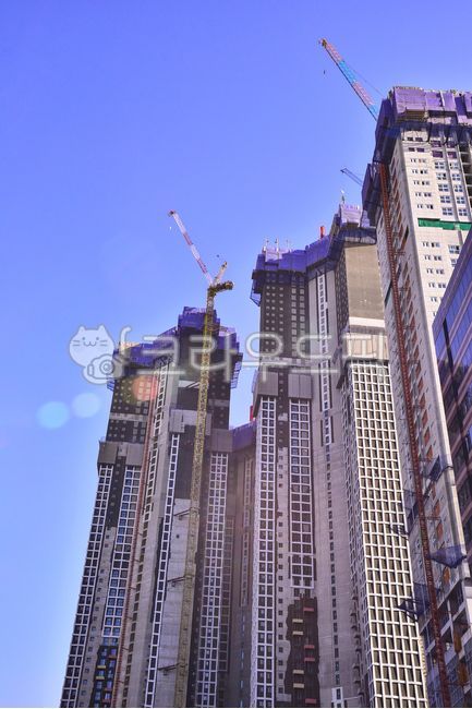 erection,city,building construction site,screen,industry,building,construction crane,Highrise building construction,constructioncrane,Development,construction,Redevelopment site,tower crane,human,redevelopment,work,construction site,heavy equipment,constr