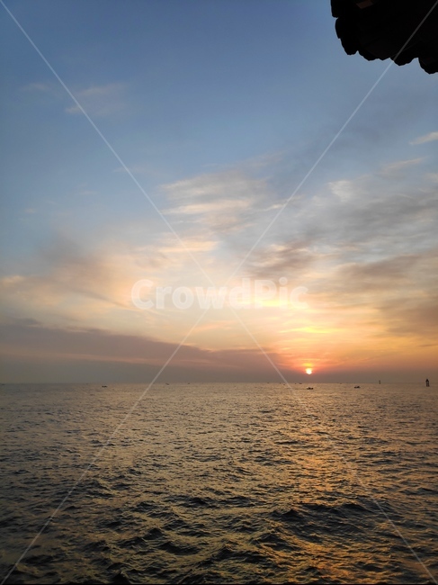 바다,수평선,일출,sea,하늘,자연,풍경,nature,landscape,outdoors,옥외,sky,sunset,일몰,dusk,황혼,dawn,새벽,red sky,붉은 하늘