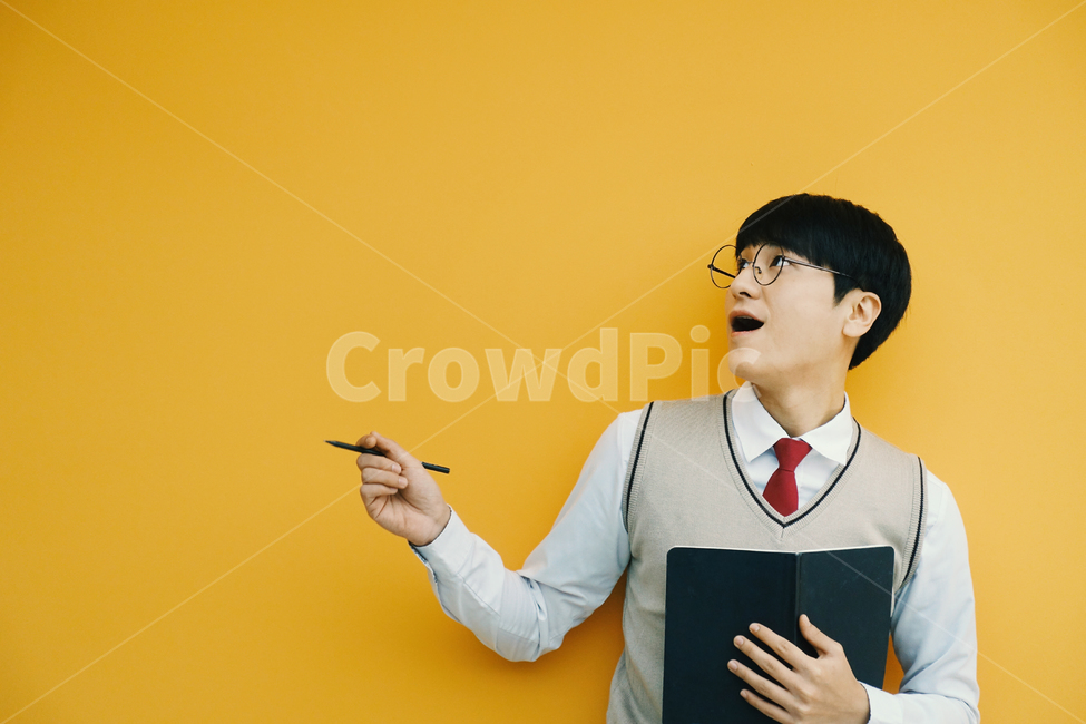 수능,교육,학생,교복,시험,강의,수업,고등학생,고3,남고생,남자고등학생,남고,수능시험,기말고사,중간고사,모의고사,exam,quiz,test,학업,공부,남자,남학생,사람,인물,인간,human,person,얼굴표정,facial expression,face,남성,남자,man,male,교육,학교,공부,education,learning,study,school