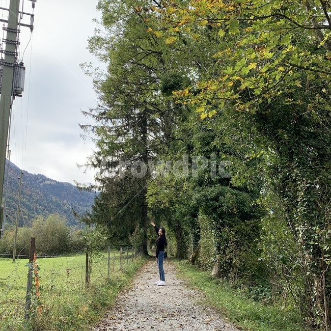 road,도로,gravel,자갈,dirtroad,흙길,human,인간,person,사람