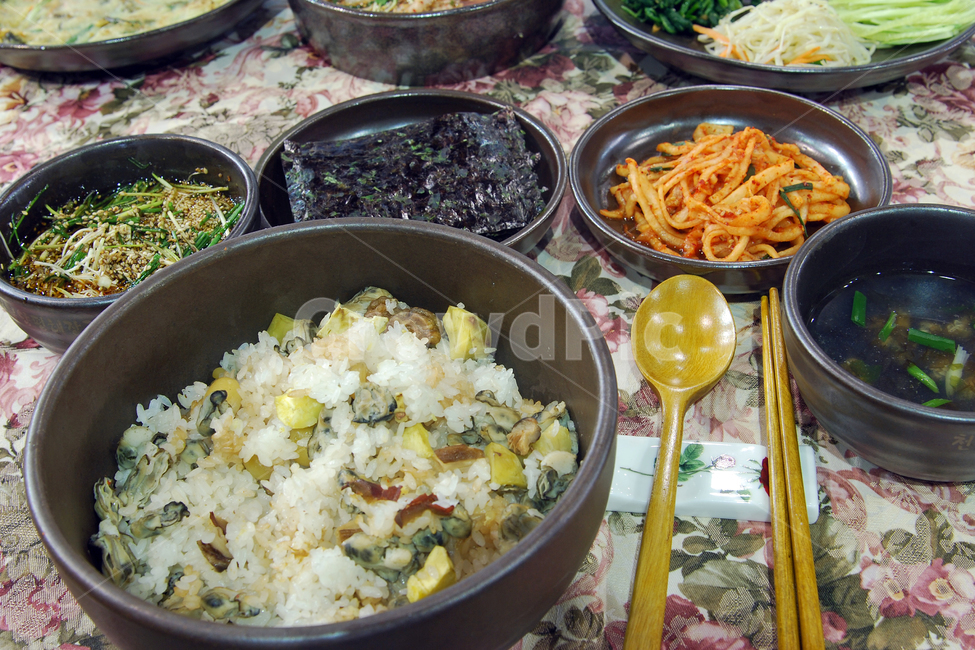 한식,식사,밥,밥상,영양밥,음식,한국,반찬,수저,젓가락,김,국,간장,무침,식탁,밤,굴,영양식,건강,웰빙,건강식,한국음식,음식,식재료,요리,food,cook,meal,dishes,food reserves,한식,한국음식,한국요리,korean food,korean dishes,korean meal,korean cook