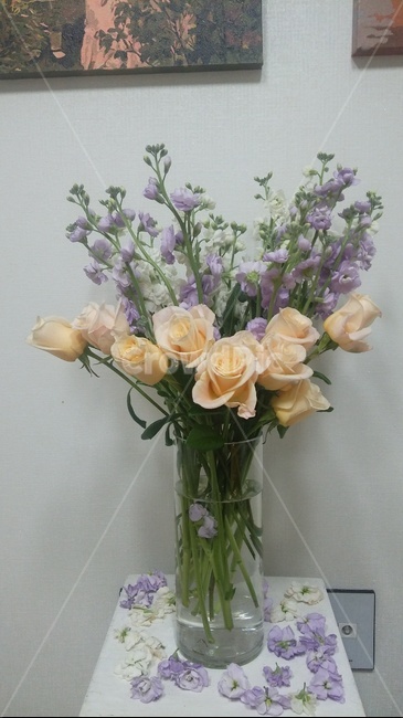 꽃꽂이,노란장미,보라색꽃,유리화병,예쁜꽃,실내용화초,화분,화초,house plant