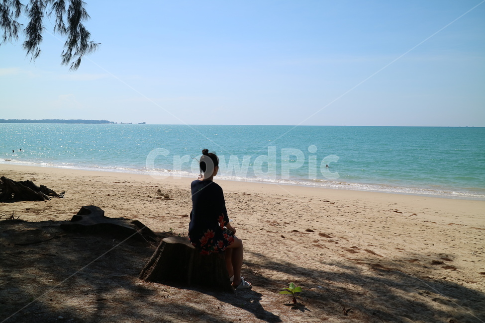 카오락,명소,해수욕장,바닷가,해변,카오락해변,여름,모래사장,person,사람,human,인간,뒷모습,실루엣,여자,역광,해변,바다,beach,sea,사람,인물,인간,human,person,여성,여자,woman,female,lady,여행,휴가,traveling,vacation,trip