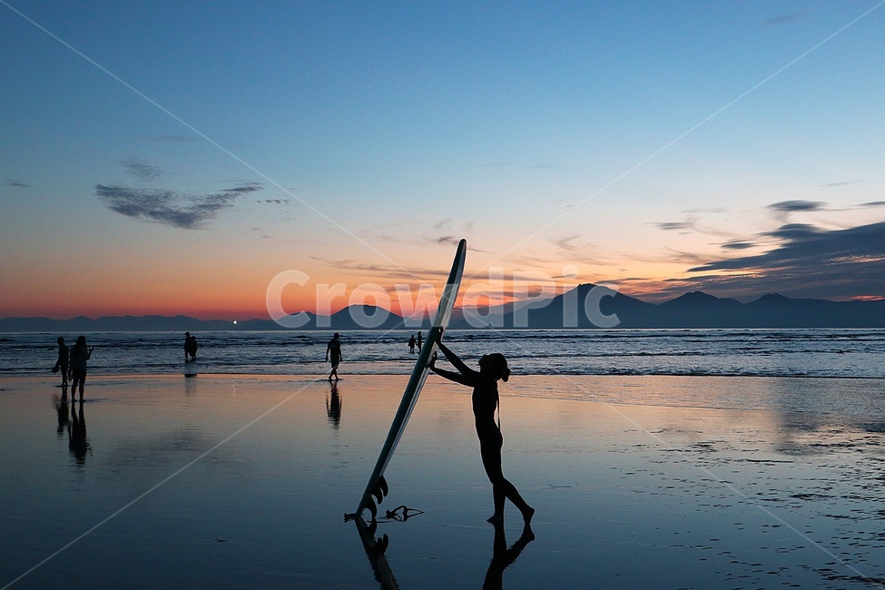 다대포해수욕장,일몰,바다,풍경,실루엣,silhouette,사람,person,인간,human,자연,nature,배경,하늘,구름,서퍼,서핑,여자,여자서퍼,자연,풍경,nature,landscape,실루엣,그림자,silhouette,shadow,인물실루엣,사람실루엣,character silhouette,human silhouette
