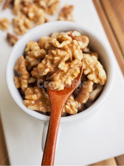 full moon,Full moon of the first lunar month,plate,nut,walnut,porcelain cup,nuts,coffee cup,background,wellbeing,Spoon,cowardice