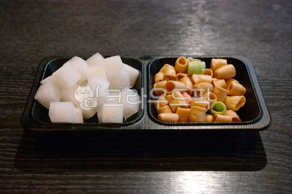 치킨무,뻥튀기,안주,술안주,기본안주,간식,무절임,피클,무,과자,스낵,음식,요리,음식,식재료,요리,food,cook,meal,dishes,food reserves