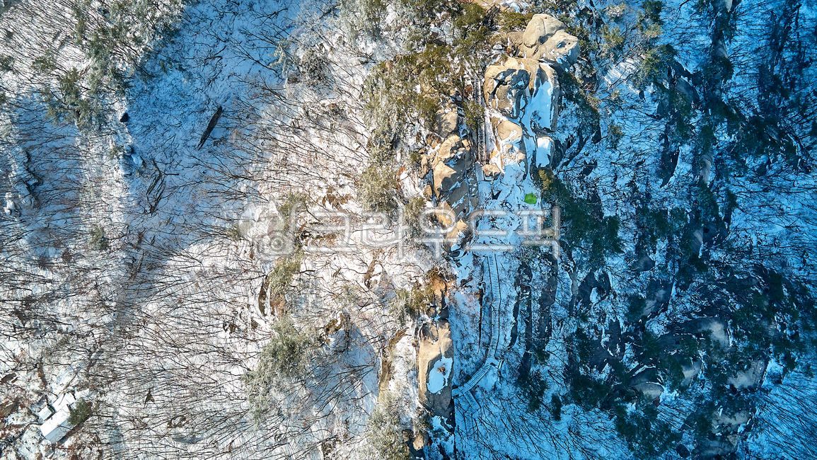수락산,경기도,남양주,겨울산,설산,눈,자연,풍경,야외,옥외,트레킹,쾌청,산꼭대기,능선,등산,항공촬영,드론촬영,바위산,겨울,겨울풍경,suraksanmountain,gyeonggido,namyangju,wintermountain,snow,nature,landscape,outdoor,trekking,pleasure,topofmountain,ridge,mountainclimbing,aerialshooting,droneshooting,rockmountain,winter,winterscenery
