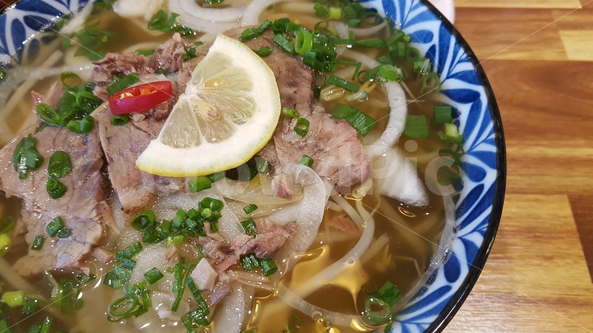 음식,소고기쌀국수,요리,음식사진,식품,식당,맛있는,맛있어보이는,반찬,밥상,식사,야채,채소,세계요리,전통,세계,베트남,쌀국수,소고기,소,쇠고기,국물,면요리,레몬,따뜻한,가을,음식,식재료,요리,food,cook,meal,dishes,food reserves,면류,면요리,noodles