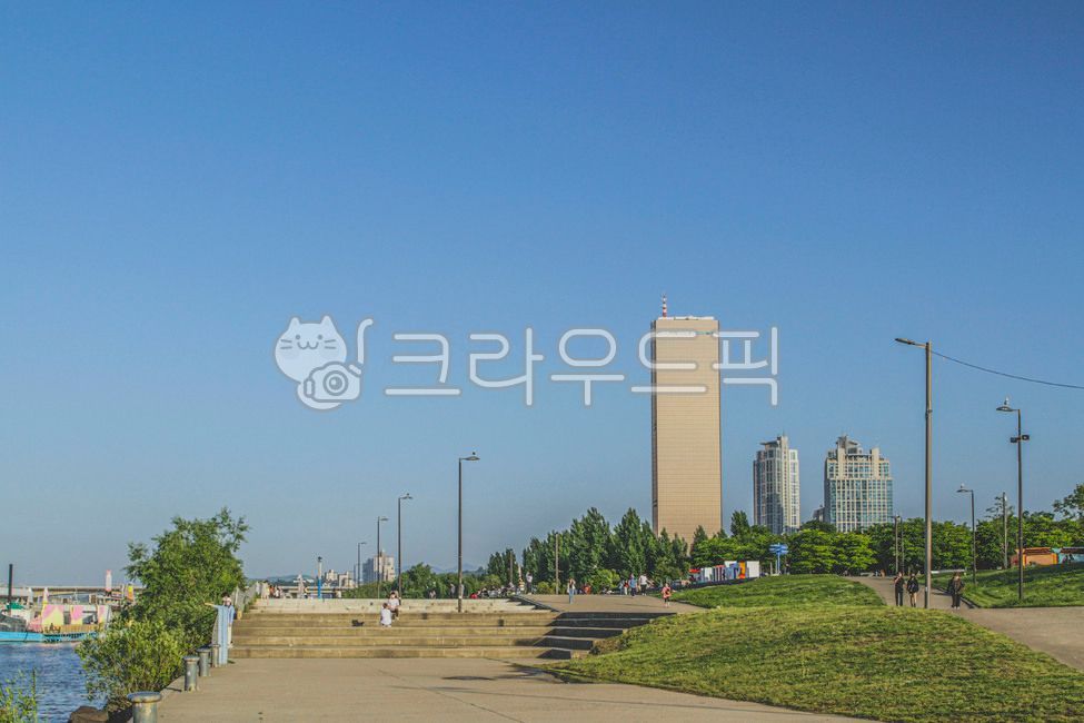 city,stairs,building,Han River,Street lamp,streetlamp,Yeouido,63 Building,office building,high rise building,staircase,park,officebuilding,tree,seoul,highrise,urban,Yeouido Hangang Park,plant