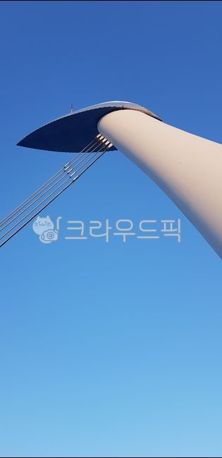 sky,blue sky,wire,Beach,Pillar,shape,form,artistic,structure