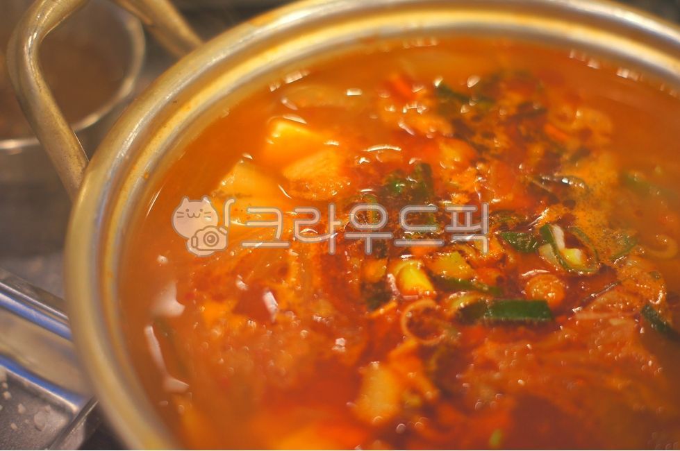 김치찌개,kimchistew,김치전골,kimchijjigae,spicystew,nickelsilver,양푼이,양푼냄비,nickelpot,porkstew,meatstew,돼지김치찌개,음식,food,요리,플레이팅,foodpresentation,plating,음식,식재료,요리,food,cook,meal,dishes,food reserves