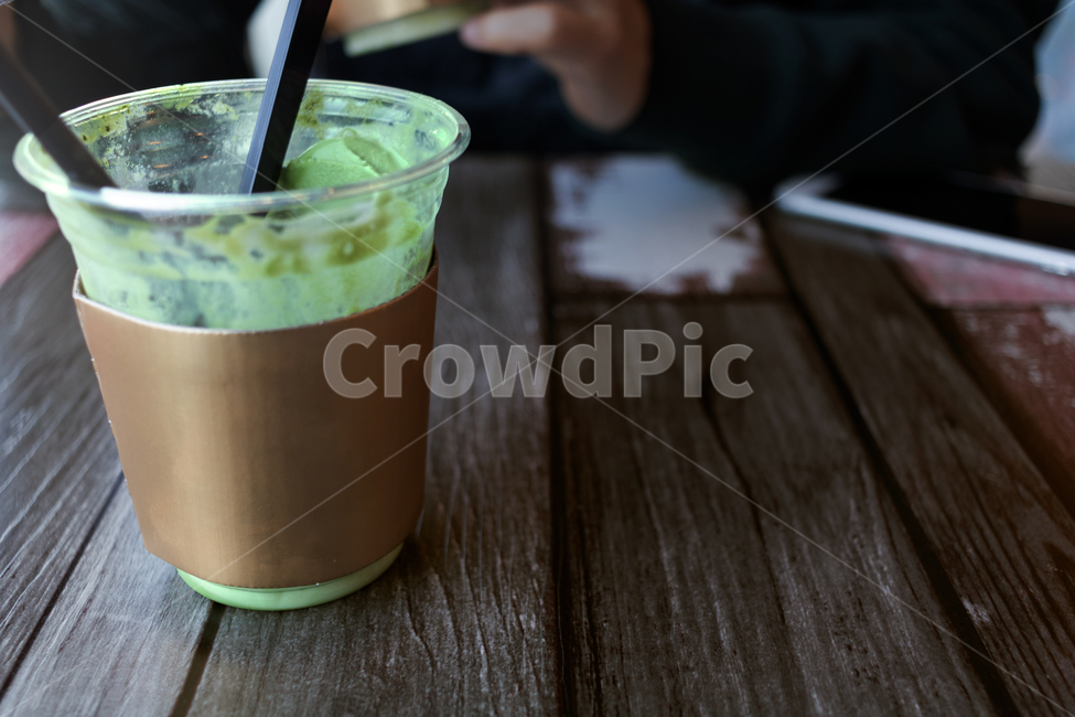 카페,cafe,탁자,table,wood,나무,원목,coffee,greentea,녹차,라떼,latte,음료수,drink,beverage