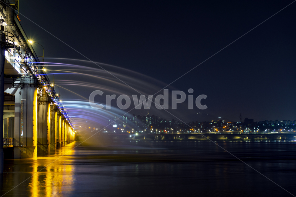서울야경,야경,경치,밤,풍경,nightscape,nightview,건물,landscape,빛,light,서울,한국도시,도시,한국도시경관,아파트,빌딩,building,무지개분수,반포대교,한강,river,water,물,푸른빛,lighting,조명,afternoon,한국,아시아,asia,korea,road,하늘,sky,architecture,건축물,flare,플레어,apartment,department,도로,가로등,bridge,다리,streetlamp,streetlight,seoul,metropolis,중심지,waterfront,워터프론트,야경,밤,풍경,nightscape,night,landscape,건축물,건물외관,exterior,building,structure,architecture,construction