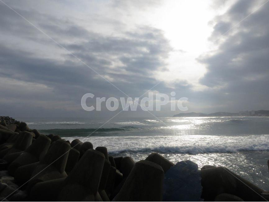 노을,나무,산,하늘,붉은,강,실루엣,tree,sky,sunset,자연,풍경,nature,landscape,outdoors,옥외,water,물,ocean,대양,sea,바다