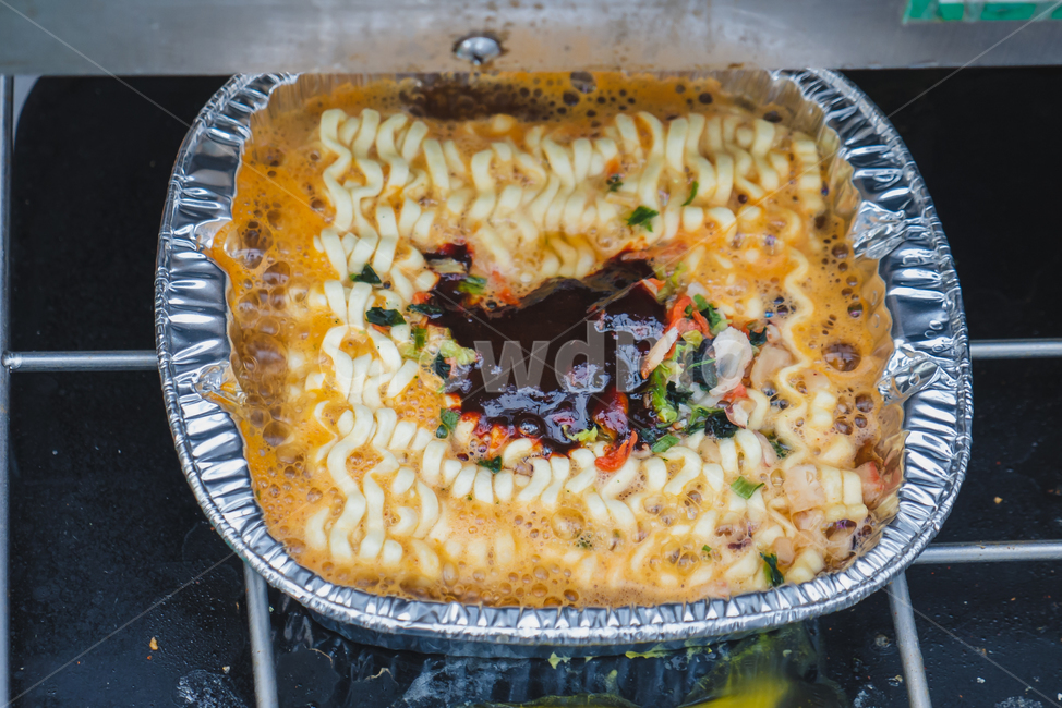 aluminum ramen,Disposable,picnic,aluminum,If its outdoor,Han River,outdoor,ramen,Han River Snacks,outdoor ramen,Disposable Ramen,Han River Ramen