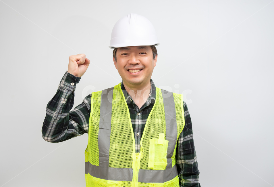 근로자,노동자,노가다,안전모자,안전모,모자,작업복,근무복,안전,산업,1명,남자,남성,한국인,일본인,중국인,아시아인,중장년,40대,50대,건설,건축,인부,일용직,비즈니스,카피스페이스,여백,누끼,흰색배경,하얀배경,실내,정면,상반신,노동,일,아빠,중년,노동환경,개념,컨셉,매니저,손짓,손동작,미소,웃음,성공,결심,노동조합,노조,사람,인물,인간,human,person,남성,남자,man,male,산업,industry,industrial