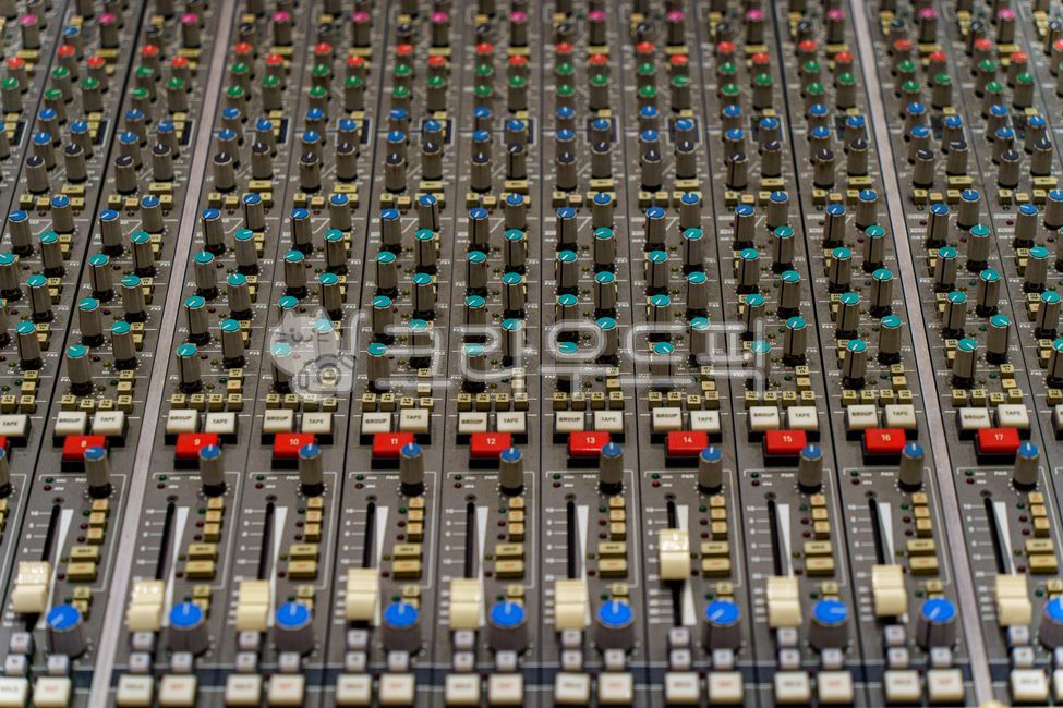 콘솔,사운드바,소리조절,볼륨,방송국,방송,사운드볼륨,사운드