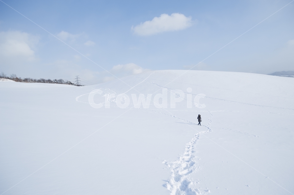 겨울,산,목장,하늘,눈,등산,winter,mountain,sky,snow,자연,풍경,인물,겨울,계절,winter,season,자연,풍경,nature,landscape,사람,인물,인간,human,person,outdoors,옥외,slope,경사,adventure,모험,leisure activities,레저 활동