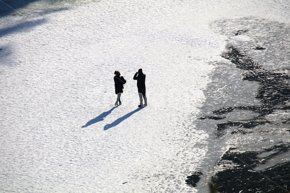겨울,사람들,풍경,한탄강,계절,겨울,계절,winter,season,사람,인물,인간,human,person,인물실루엣,사람실루엣,character silhouette,human silhouette,outdoors,옥외,nature,자연,ice,빙