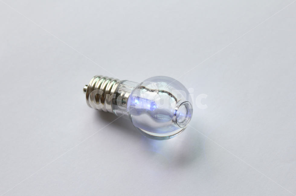전구,미니,미니전구,불빛,빛,필라멘트,전기,조명,조명기기,유리,흰배경,퍼플,보라,산업,industry,industrial,에너지산업,energy industry,누끼,remove background,light