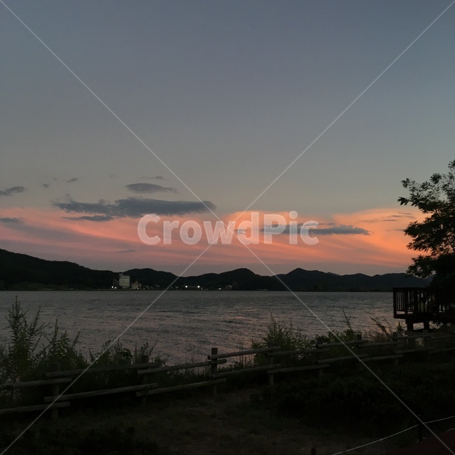 가을,저녁,호수,하늘,자연,자연,풍경,nature,landscape,outdoors,옥외,sky,sunset,일몰,dusk,황혼,dawn,새벽,red sky,붉은 하늘