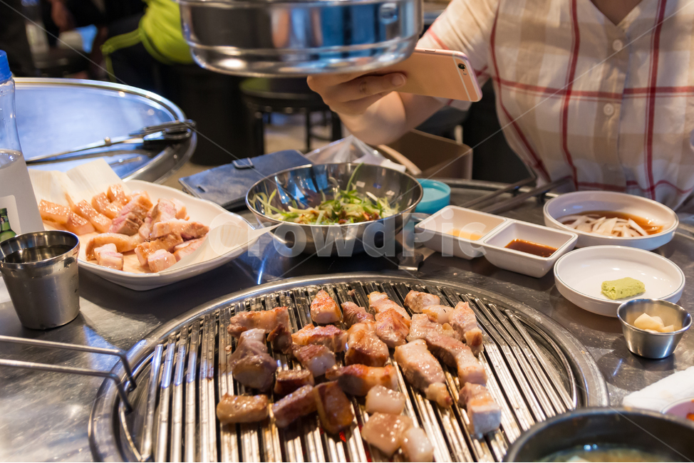 삼겹살,된장찌개,고기,돼지고기,돼지,육류,불판,철판,숯불,구이,숯불구이,회식,외식,맛있는,찌개,음식,한국요리,한식,소스,상차림,파채,파무침,식사