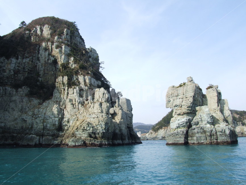 nature,자연,물,cliff,해안선,형상,자연,풍경,nature,landscape,낭떠러지,outdoors,옥외,shoreline,water,ocean,대양,sea,바다,promontory,곶,land,땅