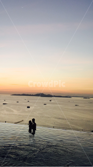 석양,야경,바다,하늘,구름,구름사진,자연,실루엣,역광,sunset,night,sea,sky,cloud,nature,silhouette,backlight,연인,커플,couple,키스,kiss,포옹,hug,수영장,pool,달,초승달,moon,crescent,사람,인물,인간,human,person,연인,커플,사랑,lover,couple,인물실루엣,사람실루엣,character silhouette,human silhouette,여행,휴가,traveling,vacation,trip
