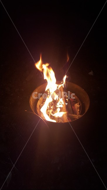 모닥불,캠프,캠핑,캠프파이어,여행,불,fire,밤,휴가,숯불,숯,불꽃,난로,열,장작불,활활타오는불,야경
