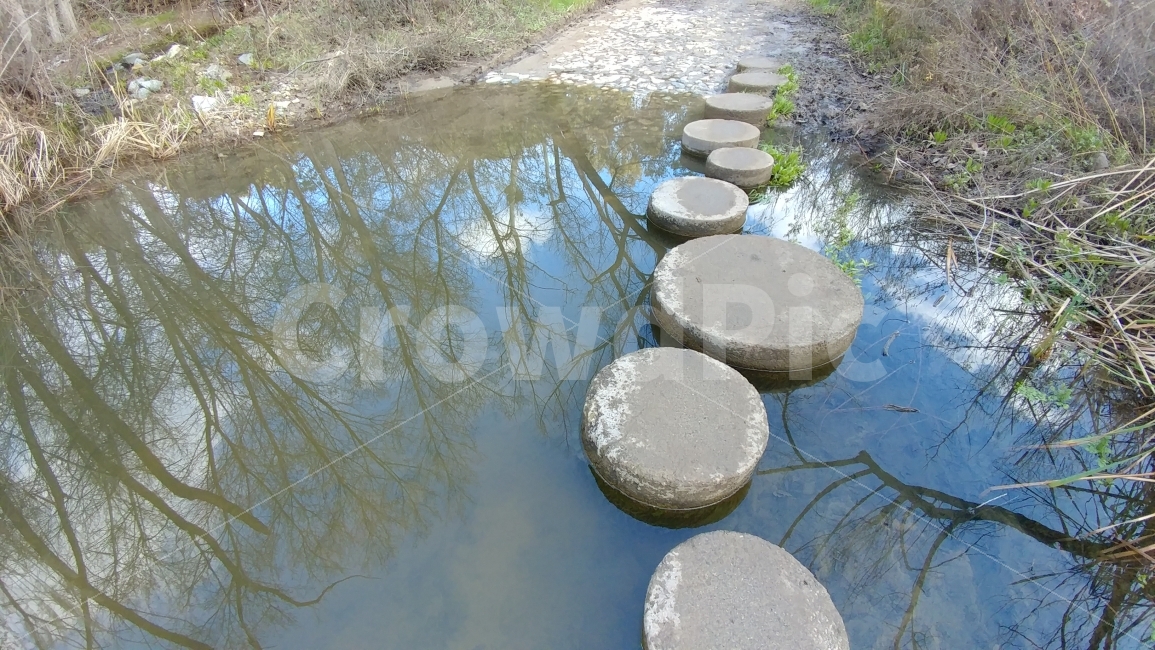 미국,남가주,징검다리,물그림자,반영,파란하늘,나무,봄,하이킹,steppingstone,reflection,bluesky,trees,hiking,southernCalifornia,자연,풍경,nature,landscape,puddle,흐리게 하다,flagstone,판석