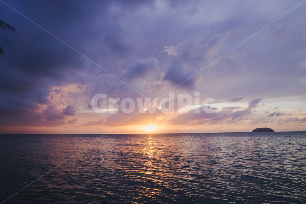 outdoors,옥외,nature,자연,ocean,대양,sea,바다,water,물,하늘,cloud,구름,sky,redsky,붉은하늘,sunset,일몰,dusk,황혼,sunlight,햇빛,자연,풍경,nature,landscape