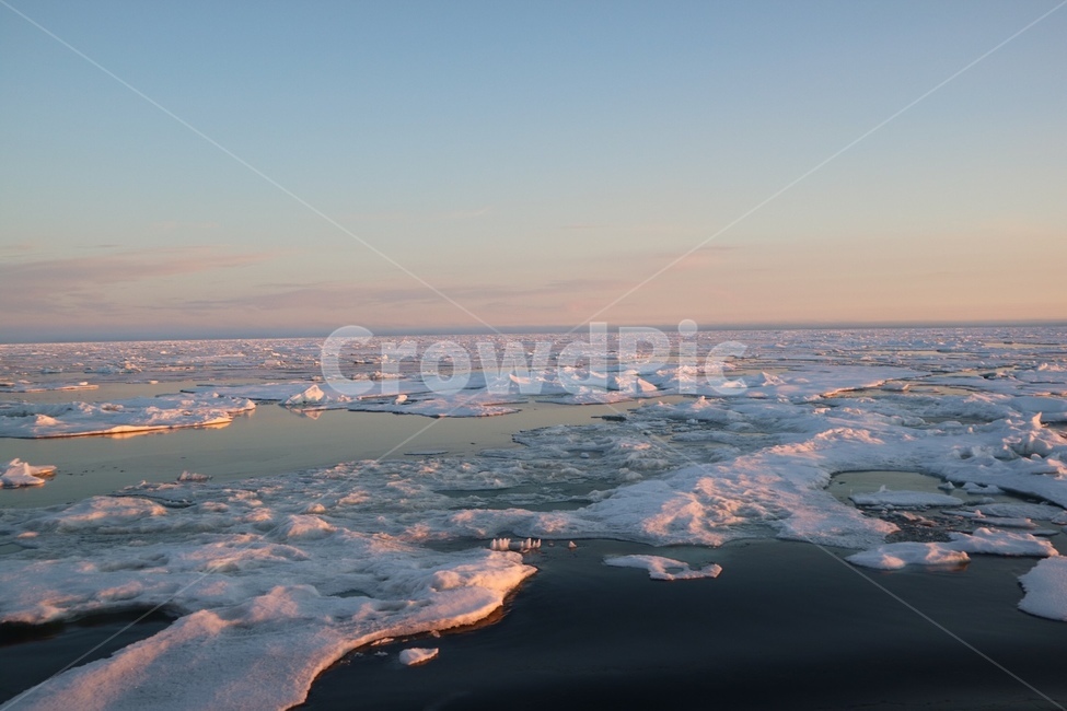 북극,북극해,극지,유빙,빙하,해양,노을,눈,arctic,arcticocean,sky,ocean,snow,ice,겨울,계절,winter,season,자연,풍경,nature,landscape,outdoors,옥외